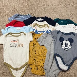 Bundle 10bodysuits Baby Boys' Mixed Short-Sleeve One-Piece Set. 6-9 months